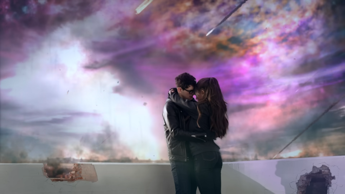 El video de One Last Time se volvió canon y nadie nos preparó para esto