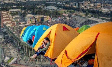 El culto a la primera fila: por qué hay fans acampando desde un año antes de un concierto