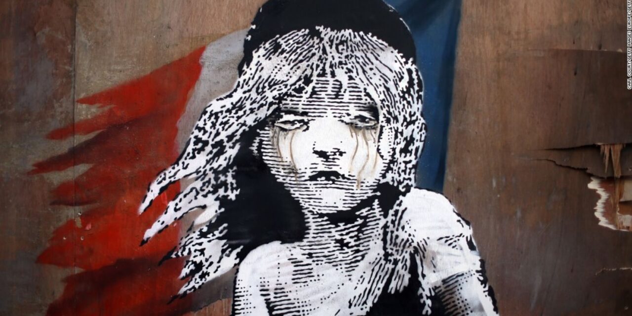BANKSY: EL FANTASMA QUE NOS RECUERDA QUE AÚN PODEMOS QUEMAR TODO