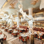 Comer y tirar el dado: el restaurante en Londres que convirtió el horario muerto en oro