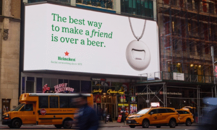 Heineken responde con humor a la polémica de Friend: “The best way to make a friend is over a beer”